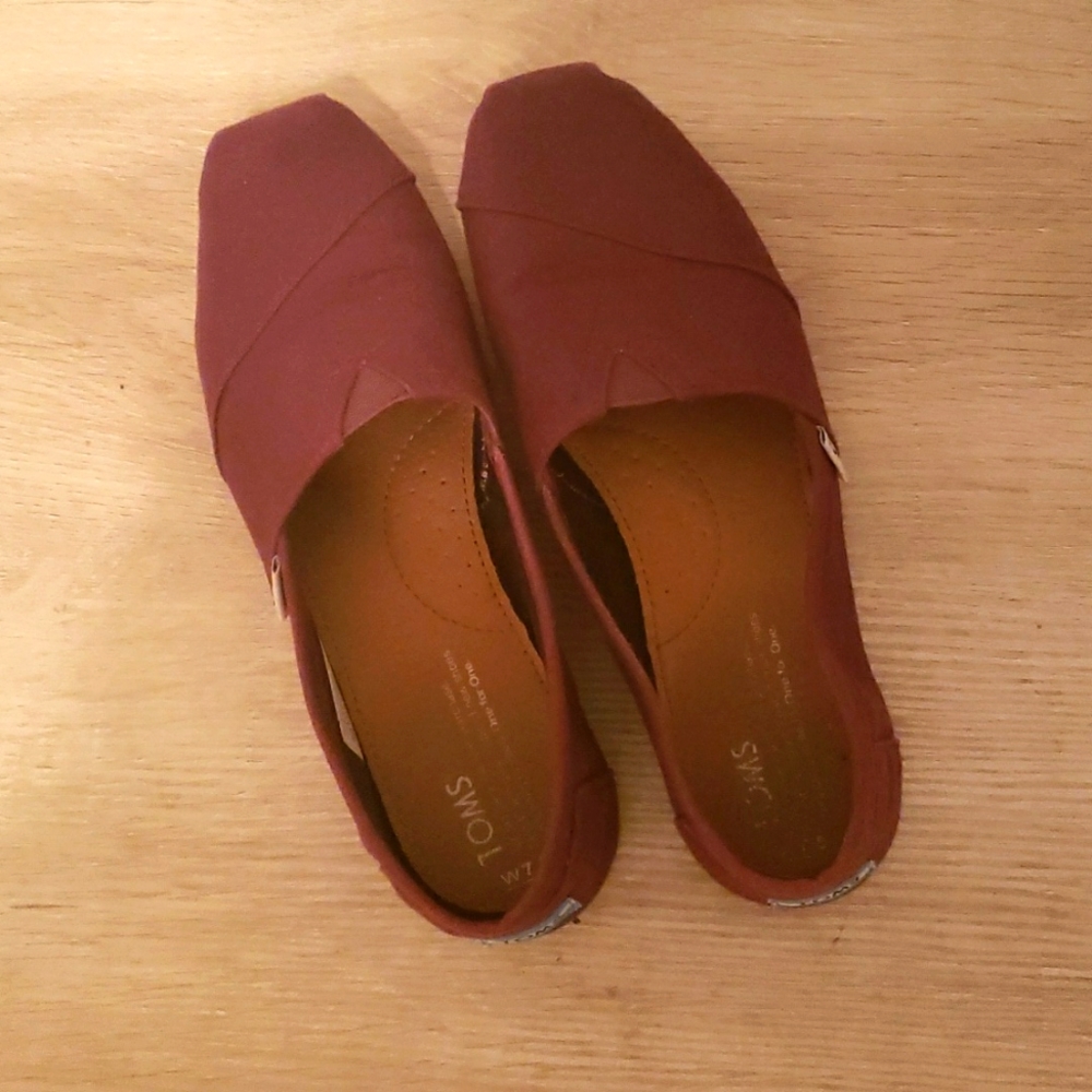 Tom's shoes